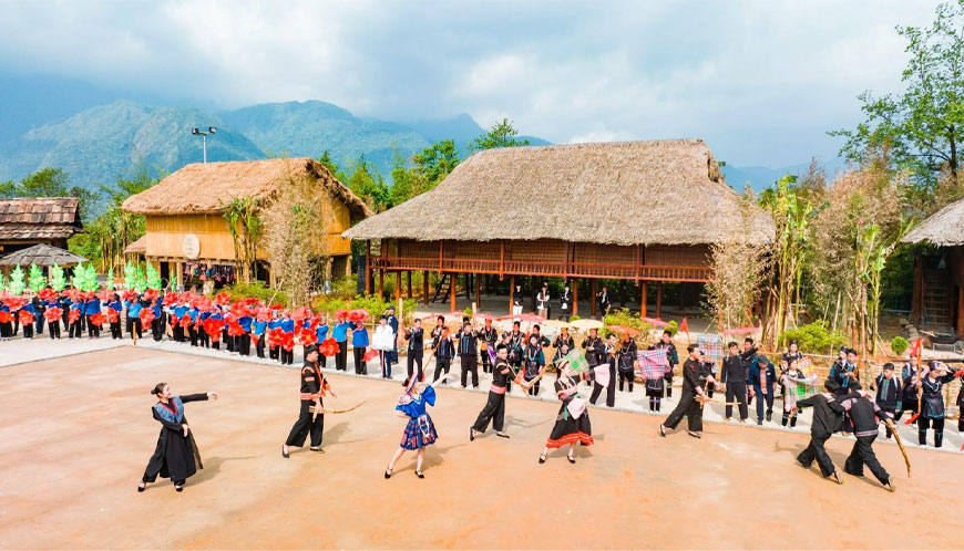 View - 	Golden Season Festival in Fansipan